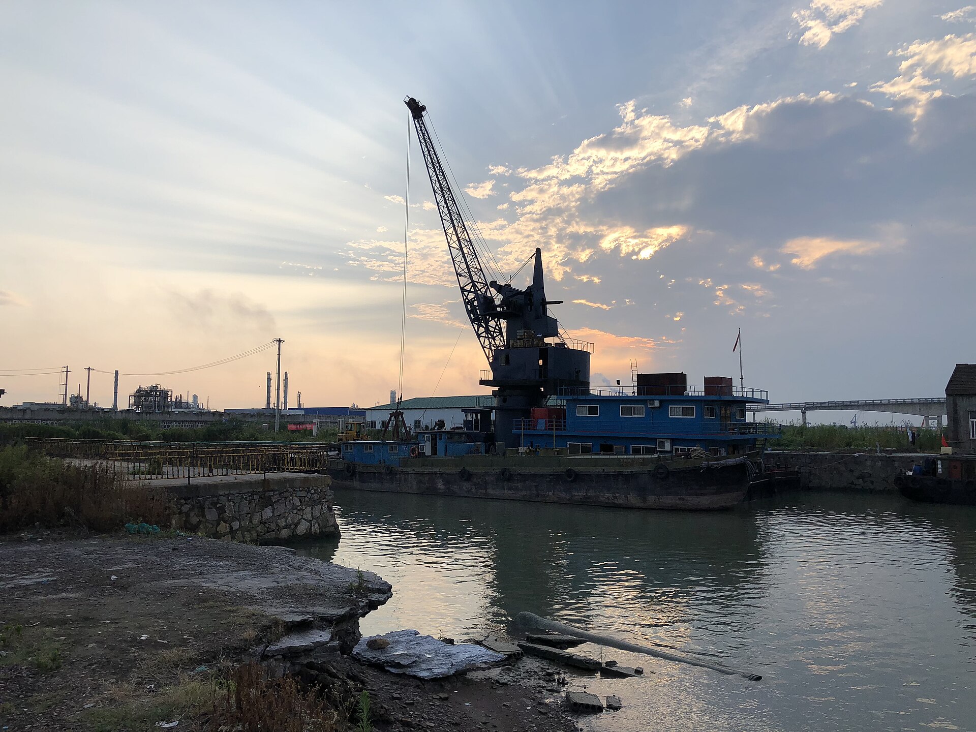 Crane Crane ()